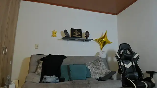 julian wallace online show from October 2025 04:52:01 PM