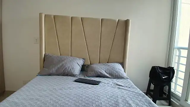 julian wallace online show from February 2026 09:01:01 PM