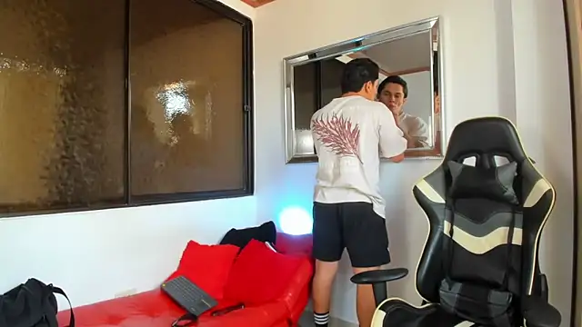 julian wallace online show from March 2026 07:43:02 PM