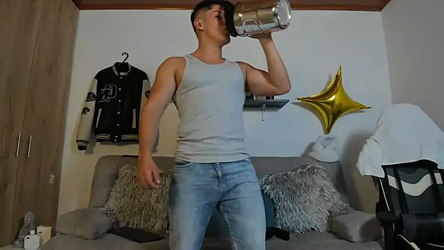 julian wallace online show from October 2025 08:21:01 PM