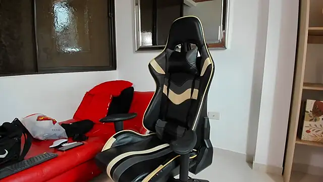 julian wallace online show from March 2026 01:04:02 PM