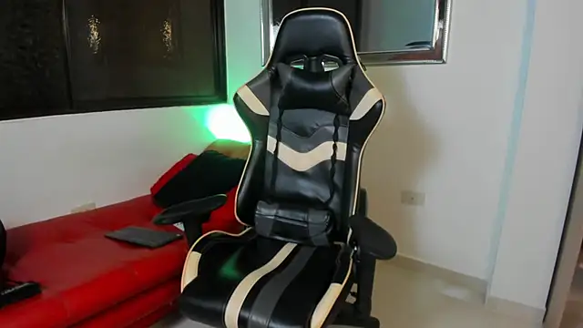 julian wallace online show from February 2026 02:45:02 AM