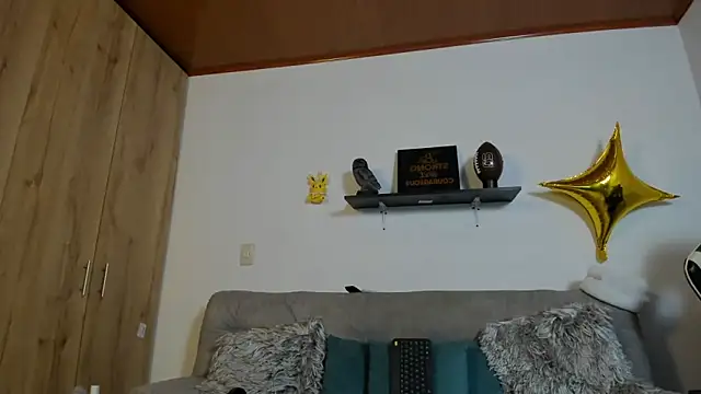 julian wallace online show from November 2025 07:07:01 PM