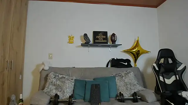 julian wallace online show from December 2025 04:21:02 PM