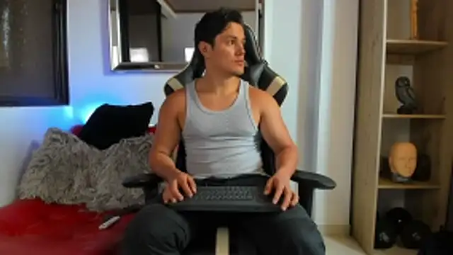 julian wallace online show from April 2026 06:34:02 PM