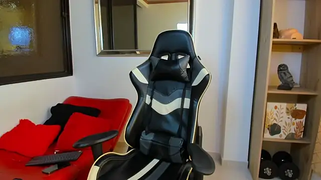 julian wallace online show from February 2026 07:53:01 PM