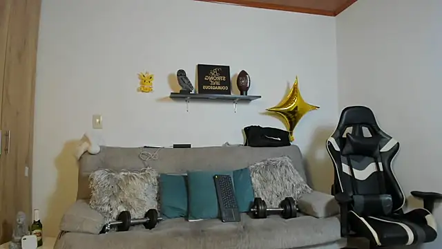 julian wallace online show from December 2025 06:03:01 PM