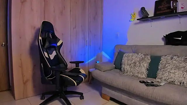 julian wallace online show from February 2026 02:40:01 PM