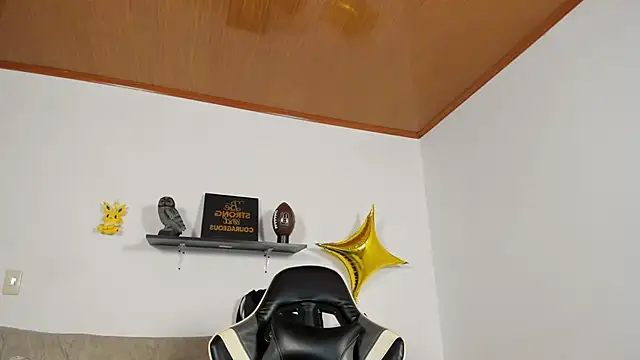 julian wallace online show from November 2025 07:17:01 PM