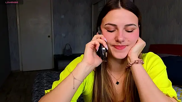 Snapshot of sophia_euphoriaa chatting on April 2026 08:21:02 AM sophia euphoriaa online show from April 2026 08:21:02 AM