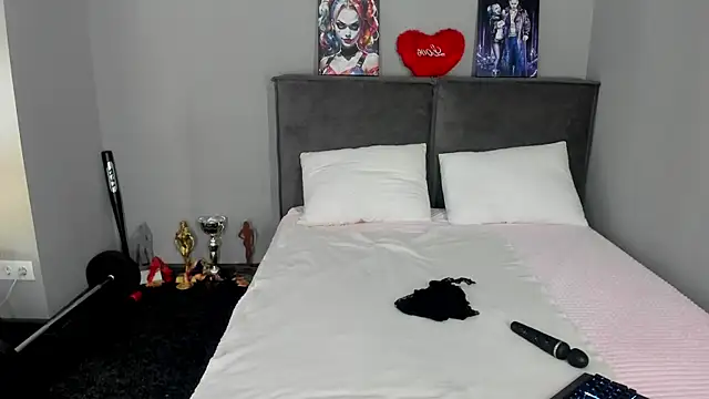 MuscleXXXBarbie online show from April 2026 09:00:02 AM