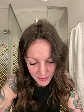 BrownieyQueen online show from February 2026 09:22:01 AM