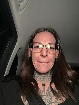 BrownieyQueen online show from January 2026 05:25:02 AM