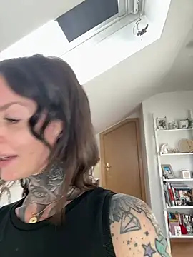 BrownieyQueen online show from March 2026 07:45:02 AM