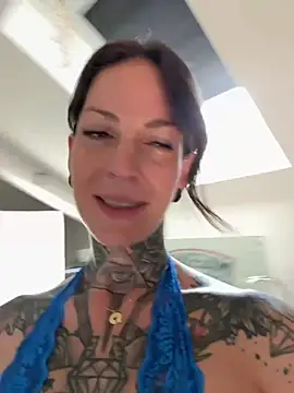 BrownieyQueen online show from June 2026 07:13:02 AM