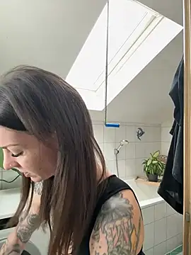 BrownieyQueen online show from February 2026 08:37:02 AM