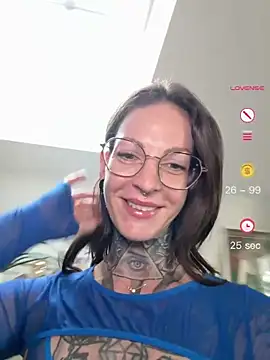 Snapshot of BrownieyQueen chatting on May 2026 04:45:01 PM BrownieyQueen online show from May 2026 04:45:01 PM