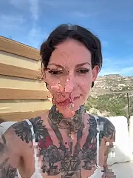 BrownieyQueen online show from November 2025 08:41:02 AM