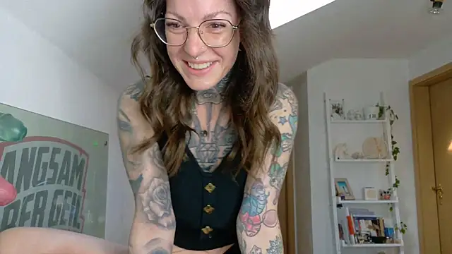 BrownieyQueen online show from March 2026 06:24:02 AM