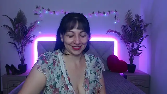 Snapshot of LiluGrants chatting on May 2026 06:13:01 PM LiluGrants online show from May 2026 06:13:01 PM