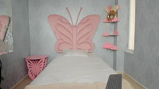 Snapshot of MaddyCute4u chatting on February 2025 02:59:02 PM MaddyCute4u online show from February 2025 02:59:02 PM