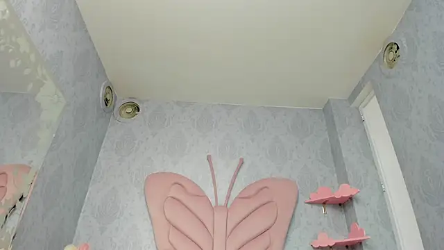 Snapshot of MaddyCute4u chatting on February 2025 02:49:01 PM MaddyCute4u online show from February 2025 02:49:01 PM