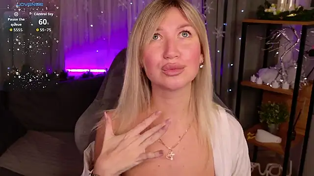 MilaBott online show from December 2025 07:18:02 PM