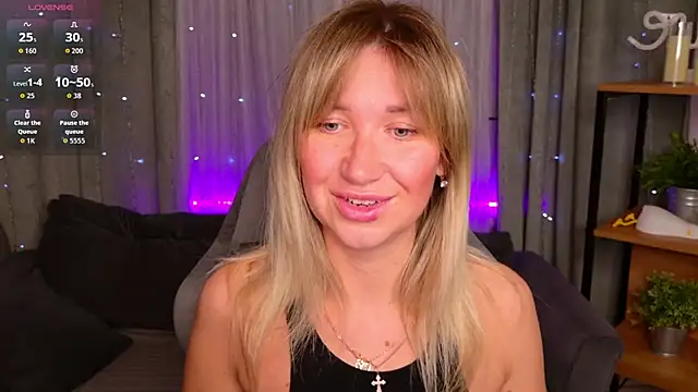 MilaBott online show from April 2026 07:14:01 PM