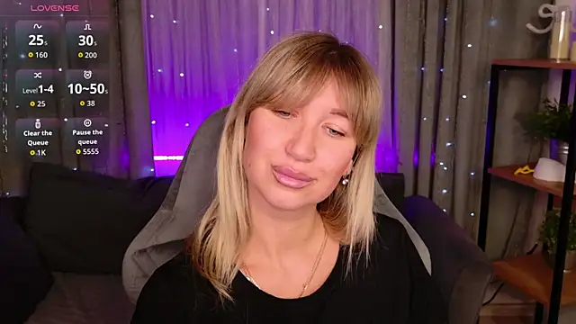 MilaBott online show from March 2026 07:07:02 PM