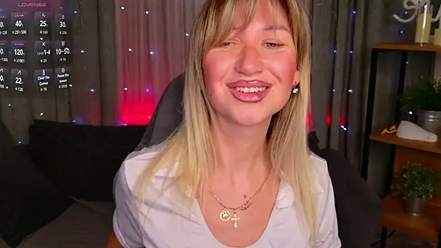 MilaBott online show from April 2026 07:19:01 PM