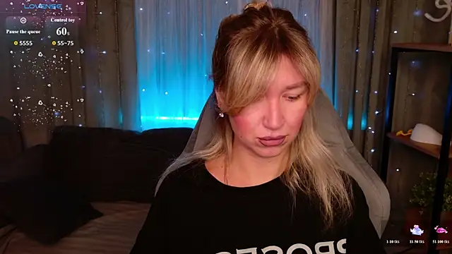 MilaBott online show from February 2026 07:05:01 PM