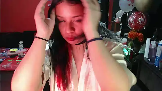 Snapshot of MaggaCass chatting on February 2025 02:04:01 AM MaggaCass online show from February 2025 02:04:01 AM