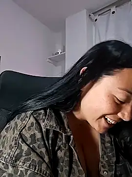 helena smith online show from December 2025 02:28:02 AM