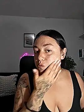 helena smith online show from October 2025 02:54:01 AM