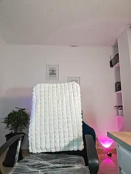 helena smith online show from February 2026 06:26:01 AM