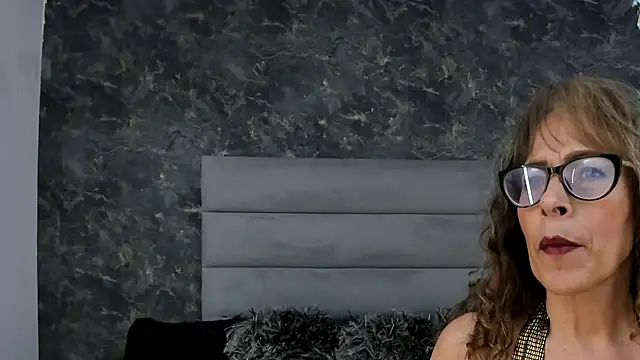 Bella Evans  online show from February 2026 05:58:01 PM