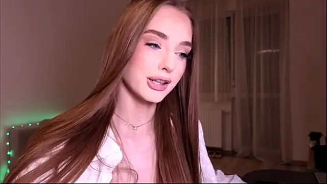petitegonwiild online show from June 2026 09:14:01 PM