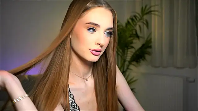 petitegonwiild online show from April 2026 04:22:01 PM