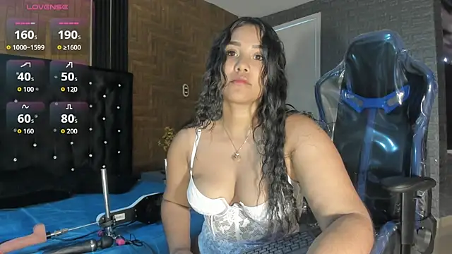 Laross25 online show from October 2025 08:18:01 PM