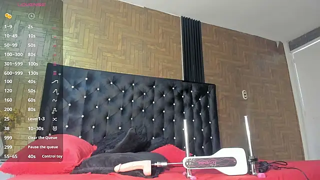 Laross25 online show from October 2025 02:50:02 PM