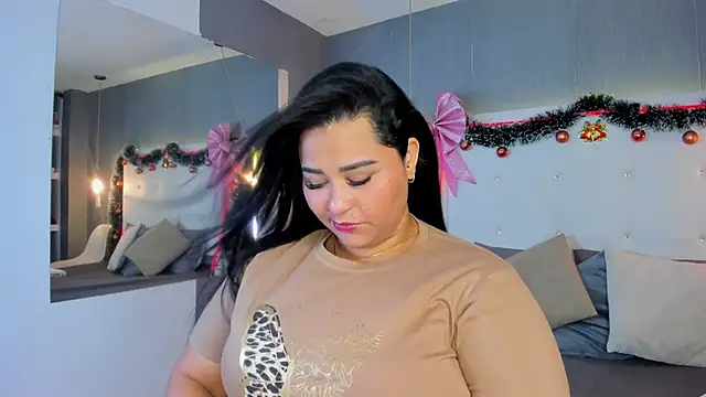 Snapshot of Clarigil chatting on December 2025 09:03:02 PM Clarigil online show from December 2025 09:03:02 PM