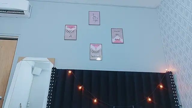 Beautifulskinny18 online show from November 2025 06:56:01 PM