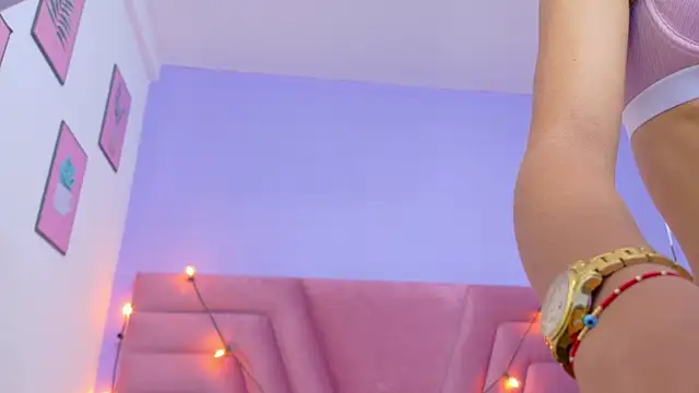 Beautifulskinny18 online show from November 2025 07:50:01 PM