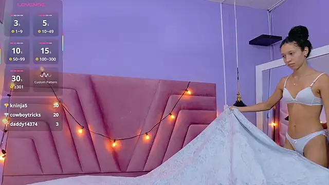 Beautifulskinny18 online show from November 2025 08:13:01 PM