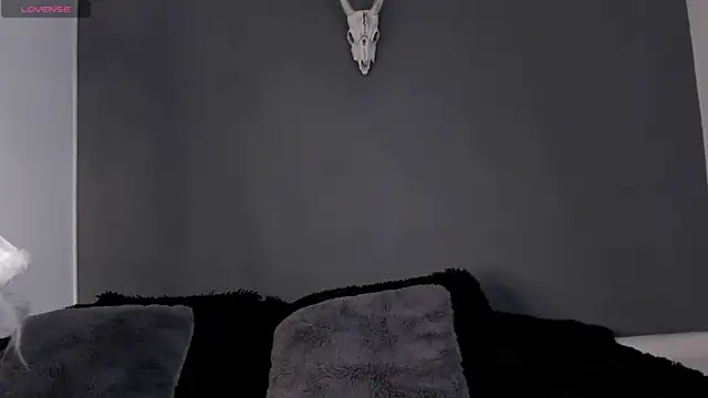 Snapshot of Aliz01 chatting on December 2024 02:34:02 AM Aliz01 online show from December 2024 02:34:02 AM