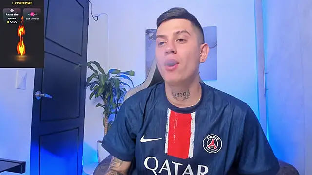 Yeiko Romero  online show from October 2025 05:43:01 PM