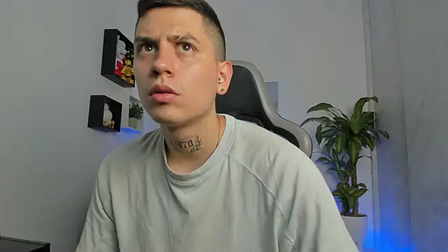 Yeiko Romero  online show from September 2025 07:03:01 PM