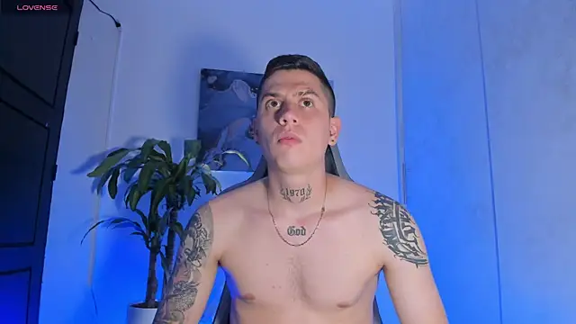 Yeiko Romero  online show from December 2025 04:23:02 AM