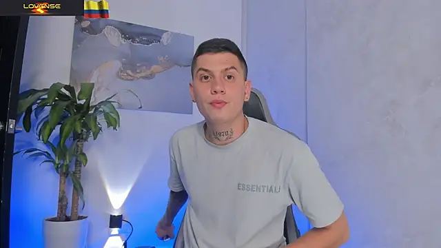 Yeiko Romero  online show from December 2025 10:45:01 PM