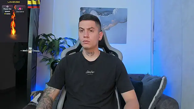 Yeiko Romero  online show from December 2025 02:30:02 PM